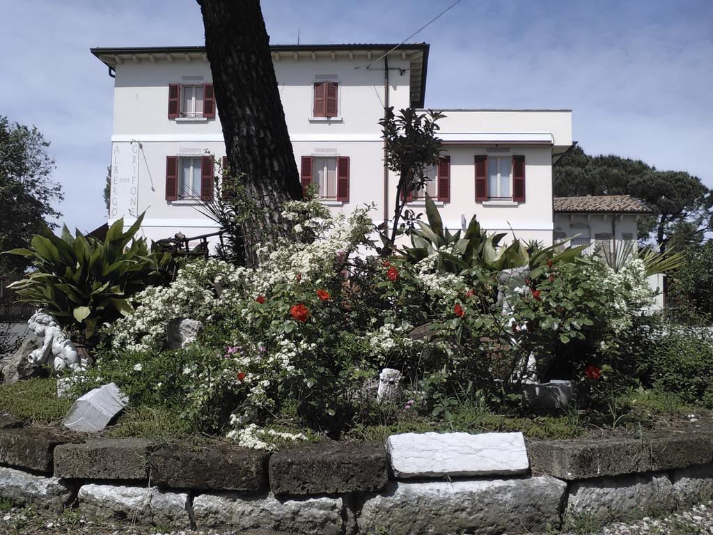 Albergo Grifone 1891 Peschiera del Garda Exterior photo